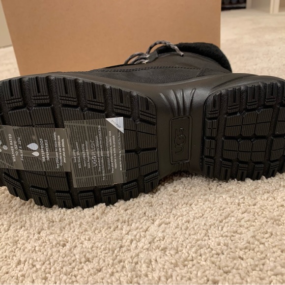 UGG Yose Fluff Hiker Boot - Picture 4 of 5